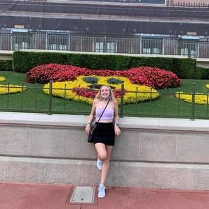 Meet your Posher, Katelyn